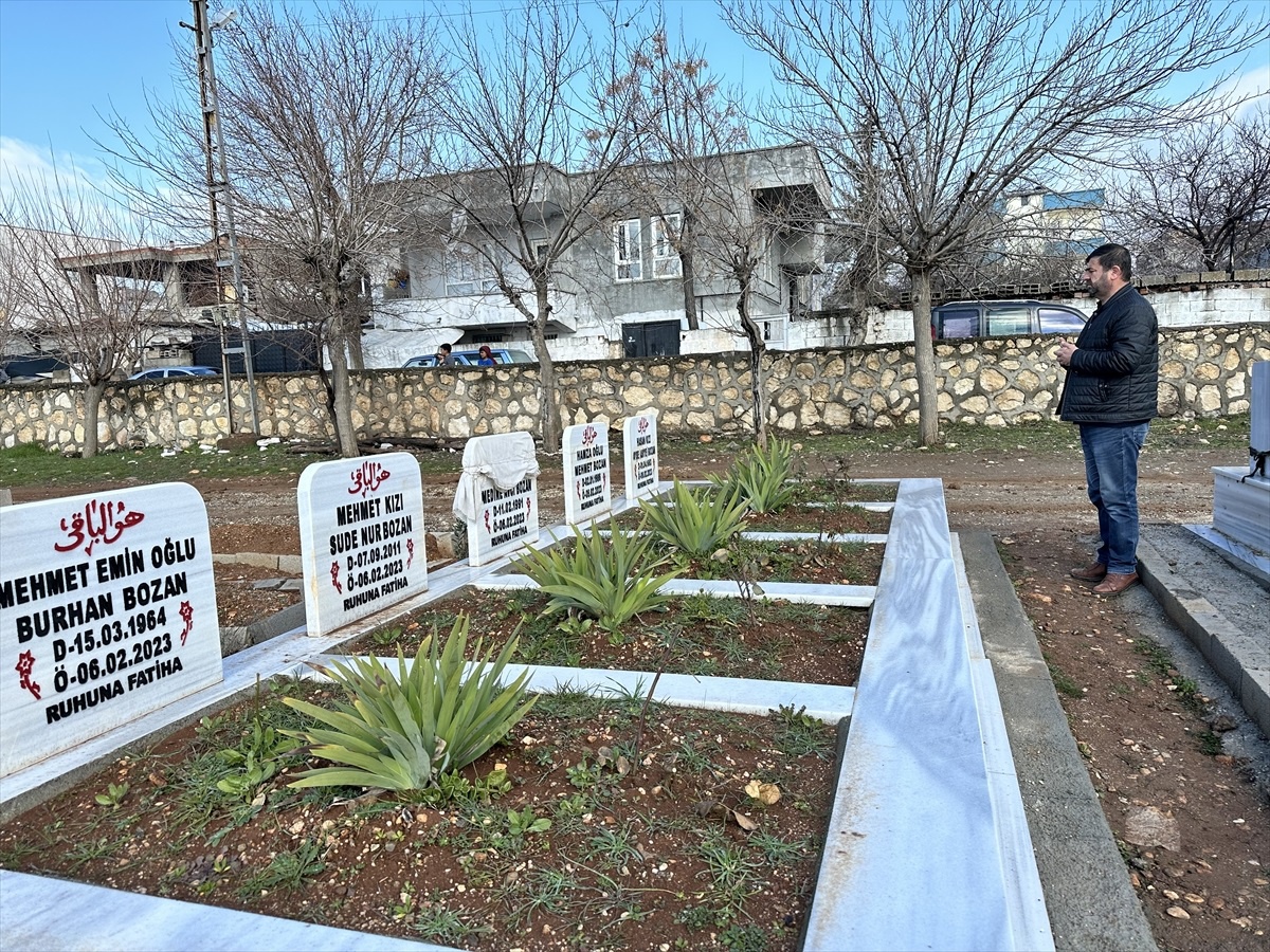 Adıyaman\'ın Kahta ilçesinde depremde hayatını kaybedenler için anma programı düzenlendi