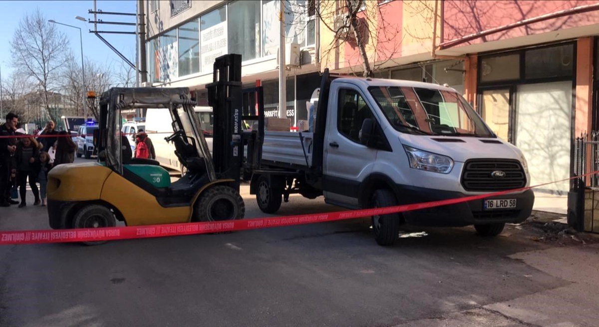 Bursa\'da geri manevra yapan şoför yaşlı kadını ezdi, kadın hayatını kaybetti