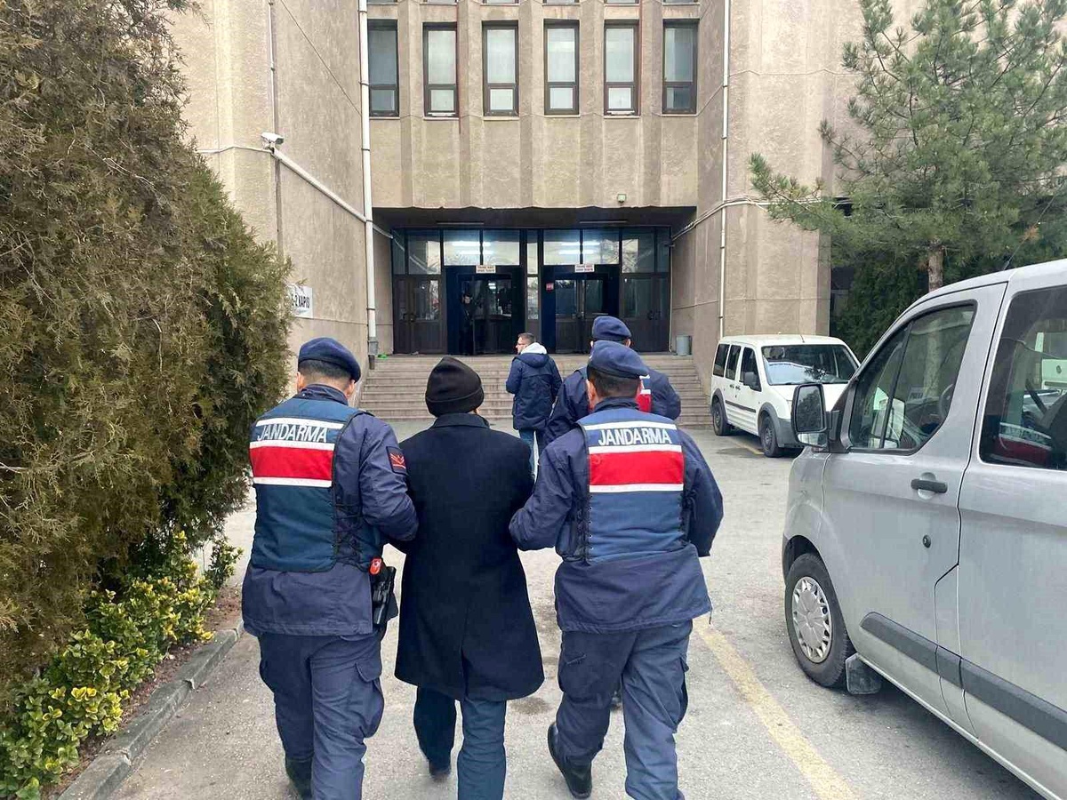 Ankara\'da karşılıksız çek düzenleyen firari şahıs yakalandı