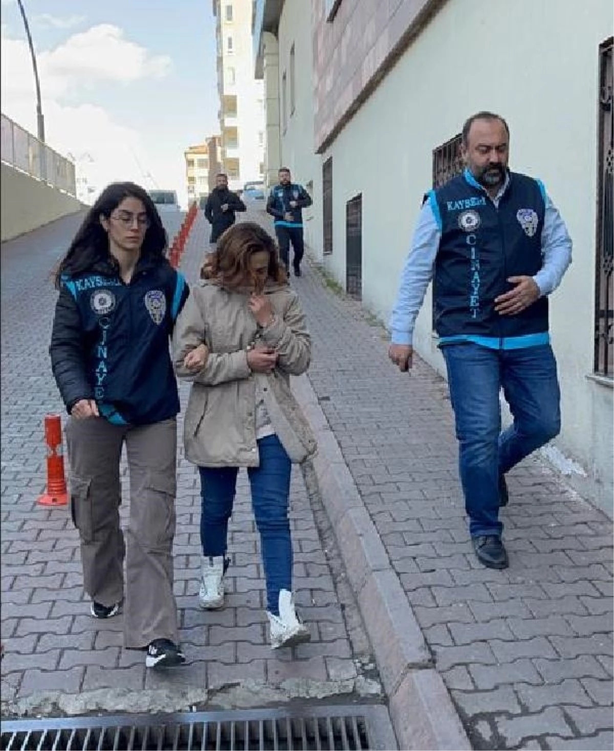 Kayseri\'de Sokakta Tartıştığı Kişiyi Bıçaklayarak Öldürenler Tutuklandı