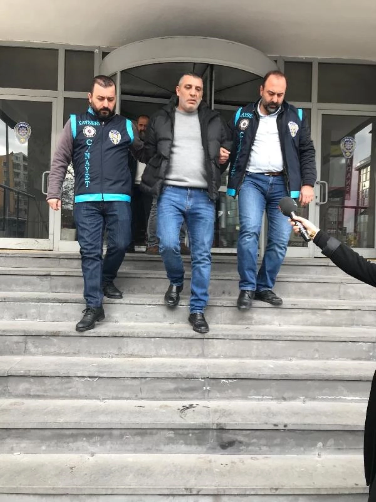 Kayseri\'de gazeteci Azim Deniz\'i silahla yaralayan şüpheli tutuklandı