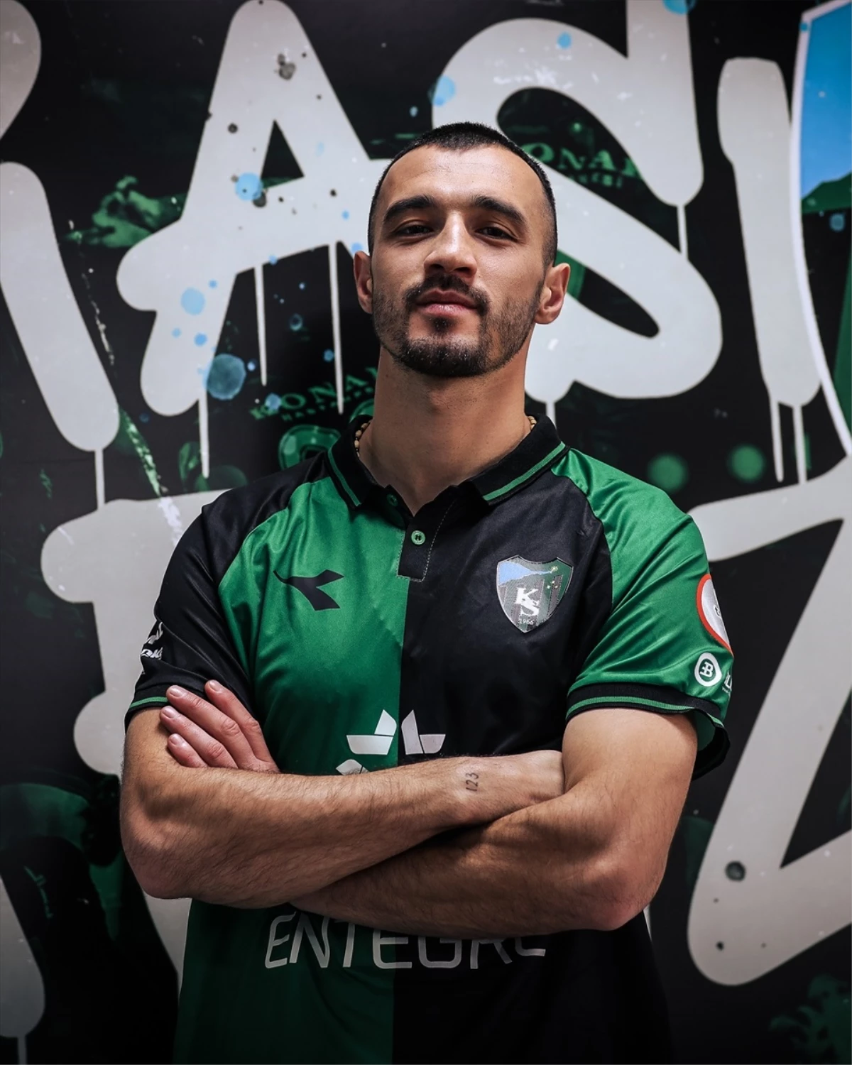 Kocaelispor, Gürcü oyuncu Kharaishvili\'yi transfer etti