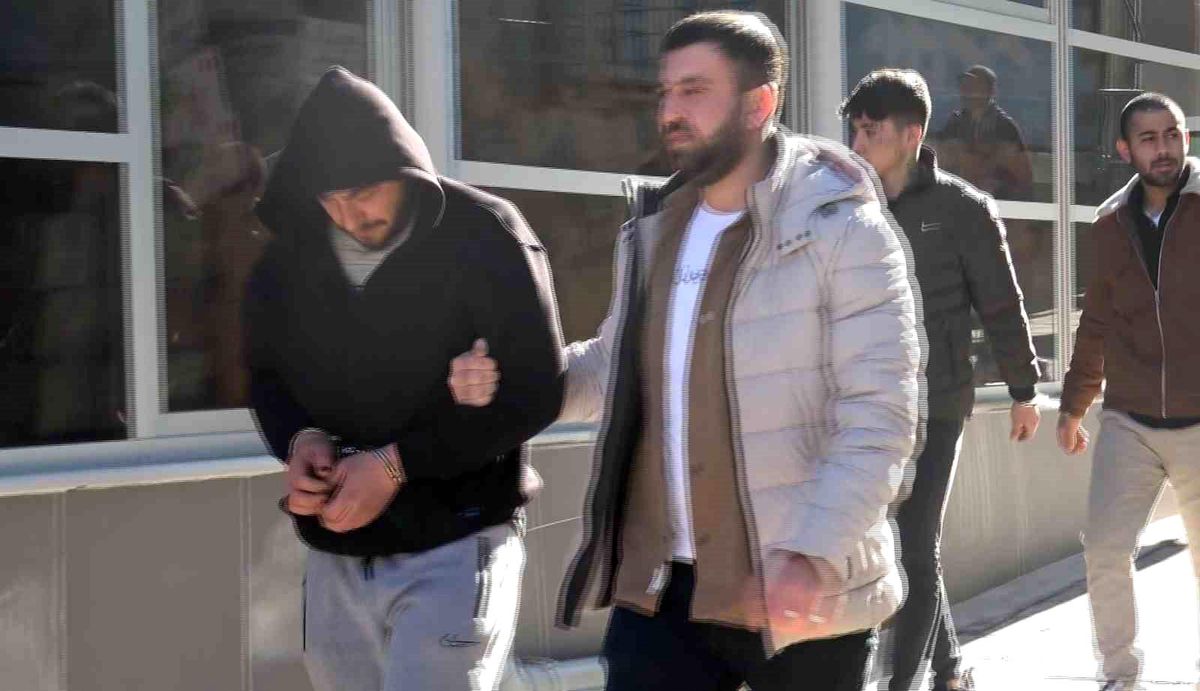 Kütahya\'da uyuşturucu operasyonunda 3 şüpheli tutuklandı