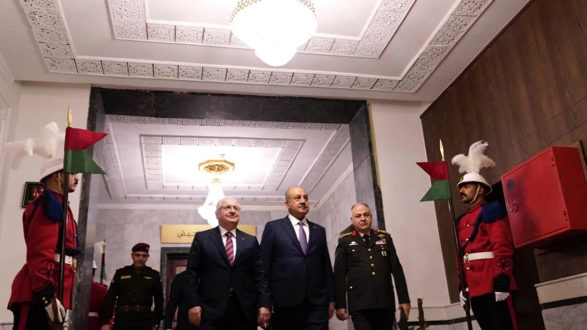 Milli Savunma Bakanı Yaşar Güler, Irak\'ta askeri törenle karşılandı