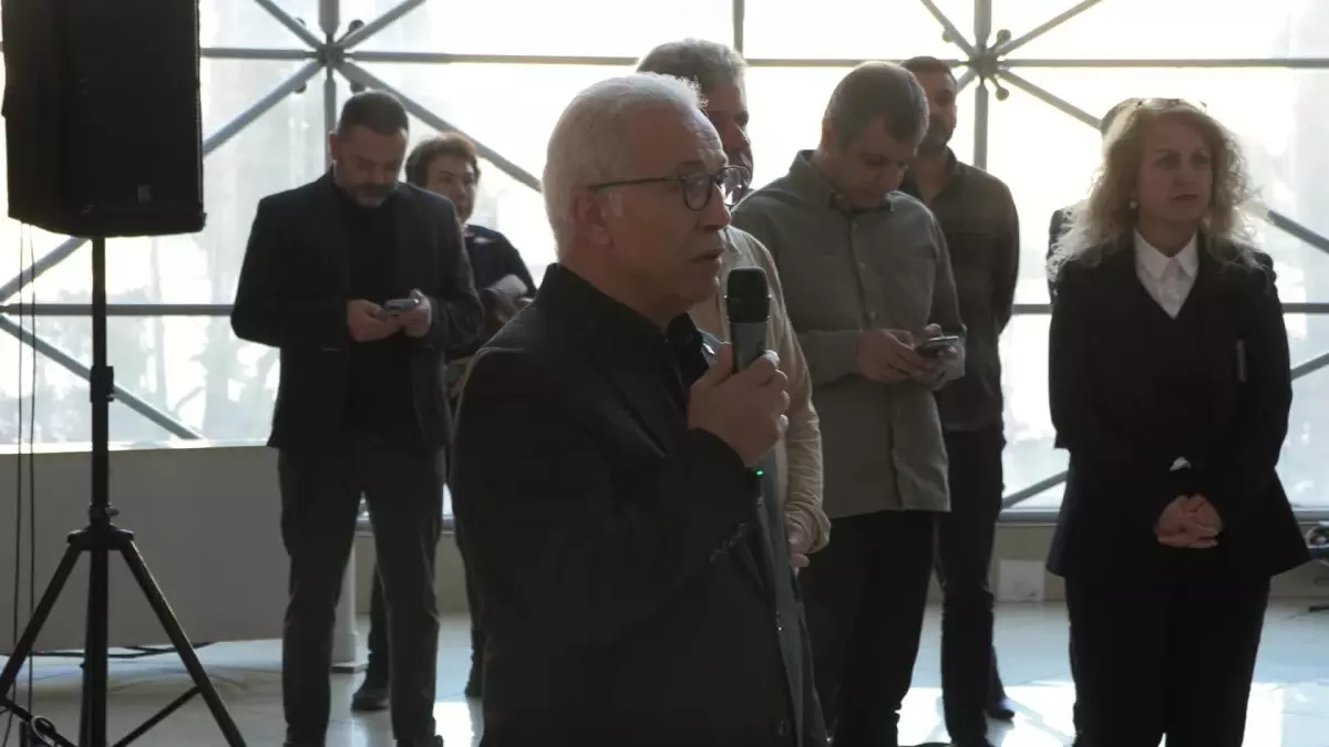 Muratpaşa Belediyesi Personeli Depremde Hayatını Kaybedenler İçin Saygı Duruşunda Bulundu