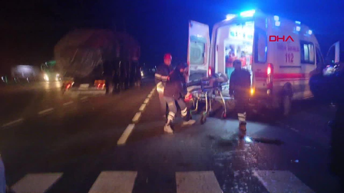 Kartepe\'de trafik kazası: 1\'i ağır 3 kişi yaralandı