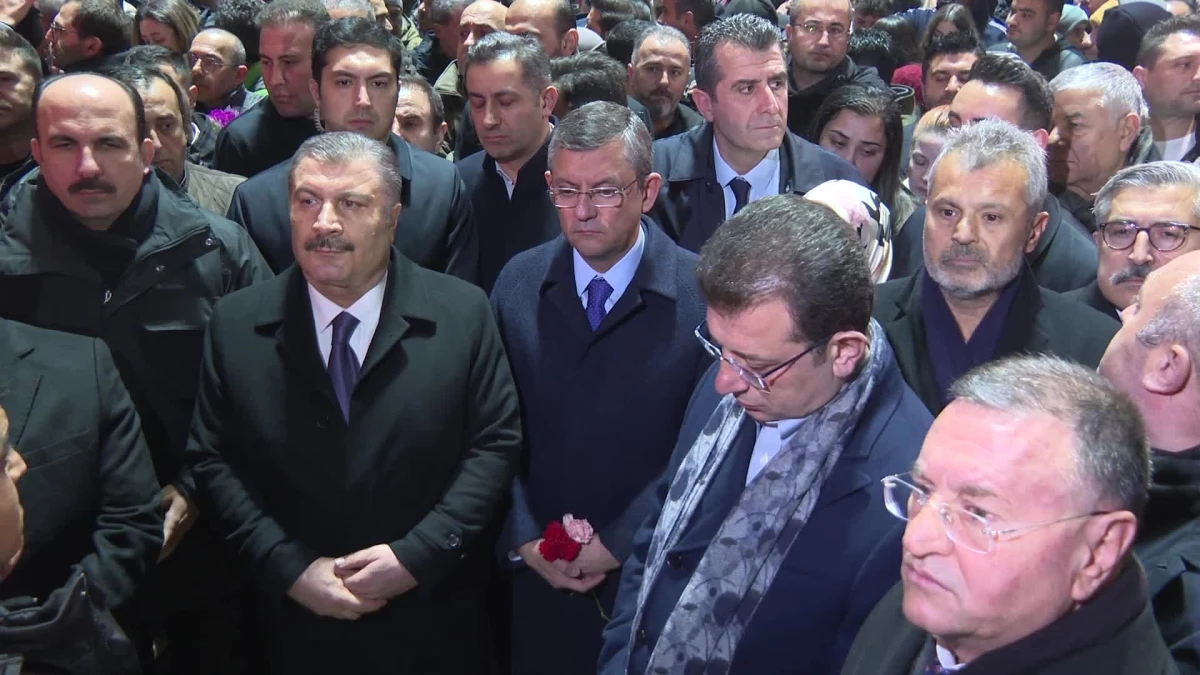 CHP Genel Başkanı Özgür Özel, 6 Şubat depremlerinin yıldönümünde anma etkinliğine katıldı