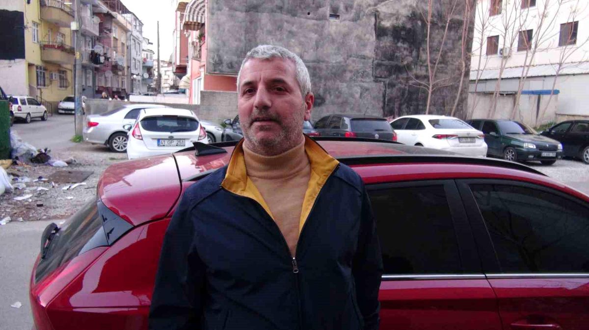 İzmit\'te Park Edilen Araçlara Zarar Verildi, Sürücüler Şikayetçi Oldu