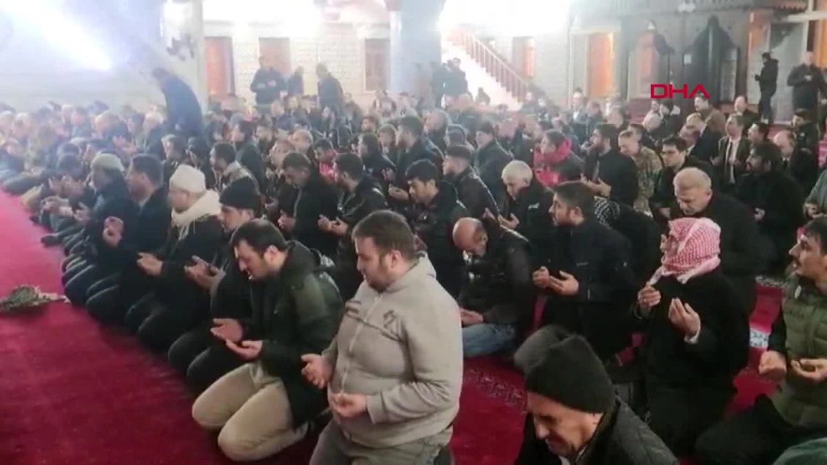 Şanlıurfa\'da depremde hayatını kaybedenler için dua edildi