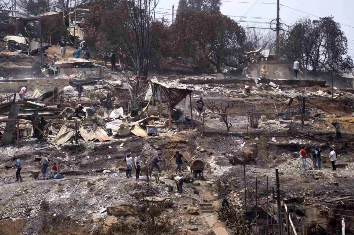 Şili\'deki Orman Yangınlarında Hayatını Kaybedenlerin Sayısı 123\'e Yükseldi