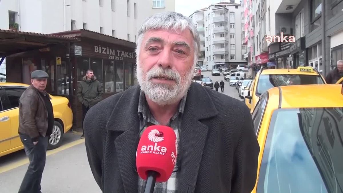 Sinoplu Taksiciler Sinop Havaalanı\'ndan Yolcu Almalarına Tepki Gösterdi