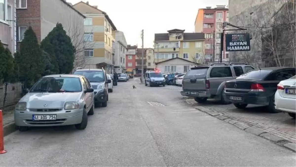 İzmit'te Park Halindeki Araçlar Çizildi