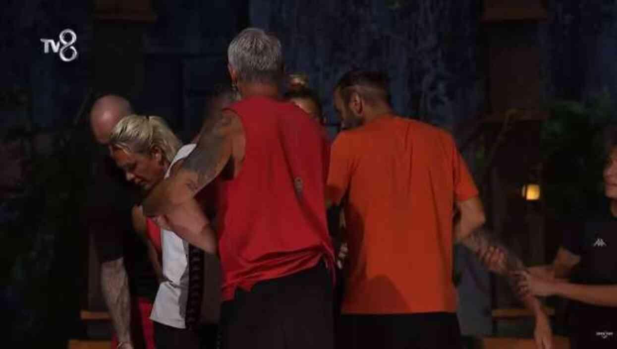 Survivor All Star'da tansiyon yükseldi! Yunus Emre ve Mustafa Kemal arasında kavga çıktı Survivor All Star'da tansiyon yükseldi! Yunus Emre ve Mustafa Kemal arasında kavga çıktı