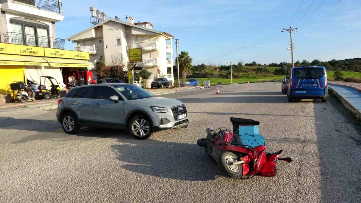 Antalya\'da market çıkışında kaza: Motosiklet sürücüsü yaralandı