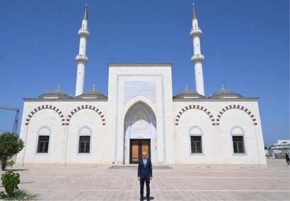 Ulaştırma Bakanı Abdulkadir Uraloğlu, Cibuti\'de Sultan II. Abdülhamit Camii\'ni ziyaret etti