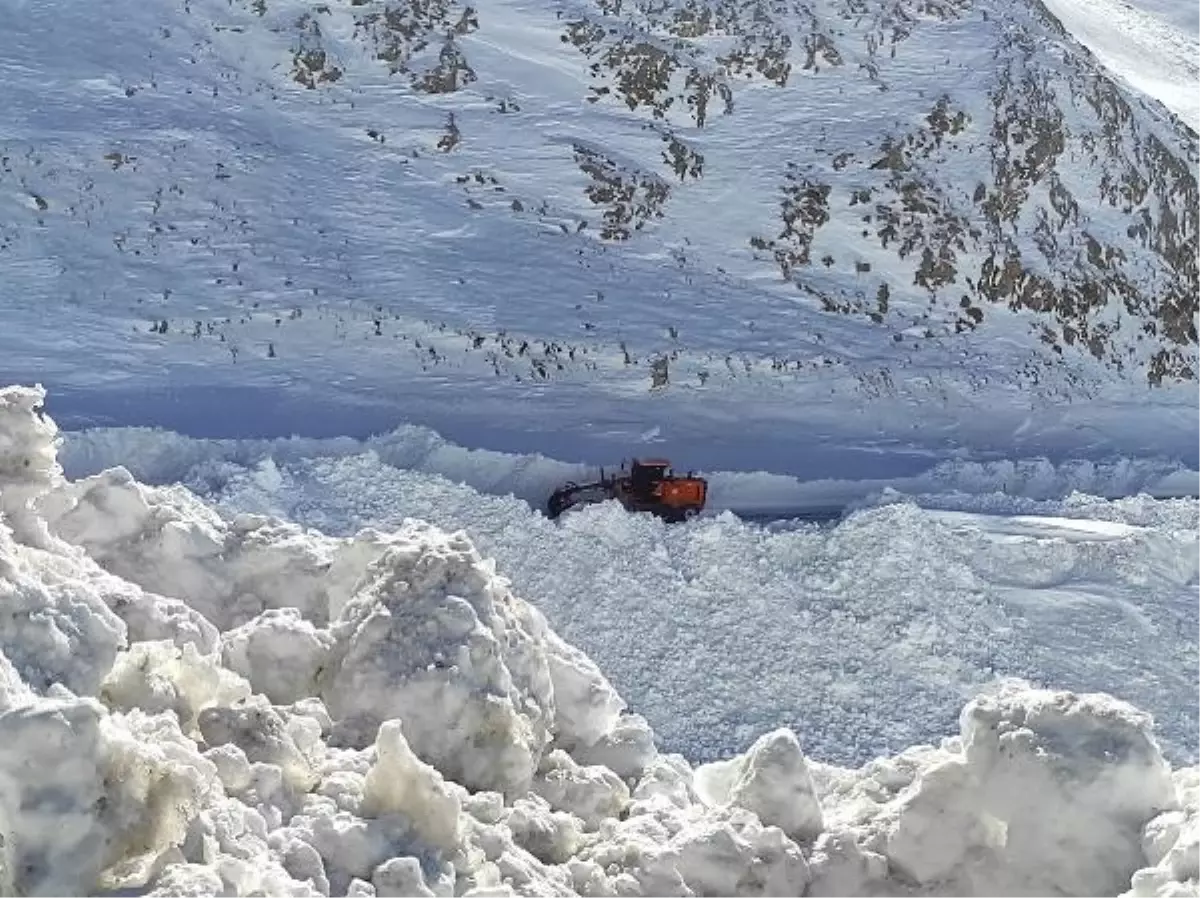 Van'da Kar Yağışı Sonrası 264 Yerleşim Yeri Ulaşıma Kapandı