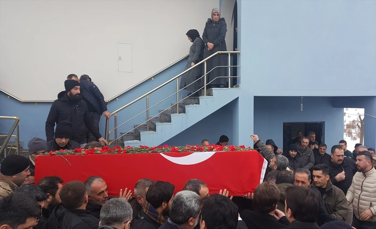 Şırnak İl Sağlık Müdürü Uzman Dr. Suat Altın\'ın cenazesi toprağa verildi