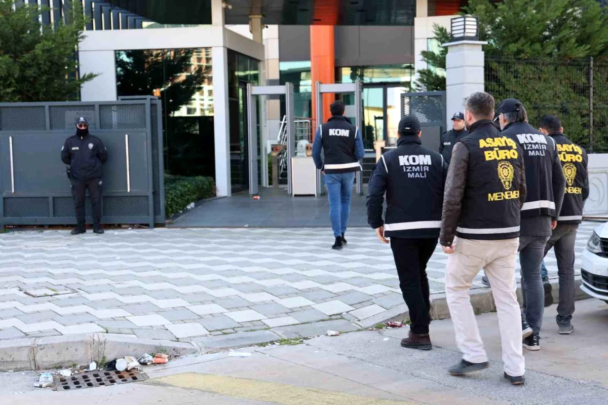İzmir\'de Yüksek Faiz Vaadiyle Para Toplayan İş İnsanı Gözaltına Alındı