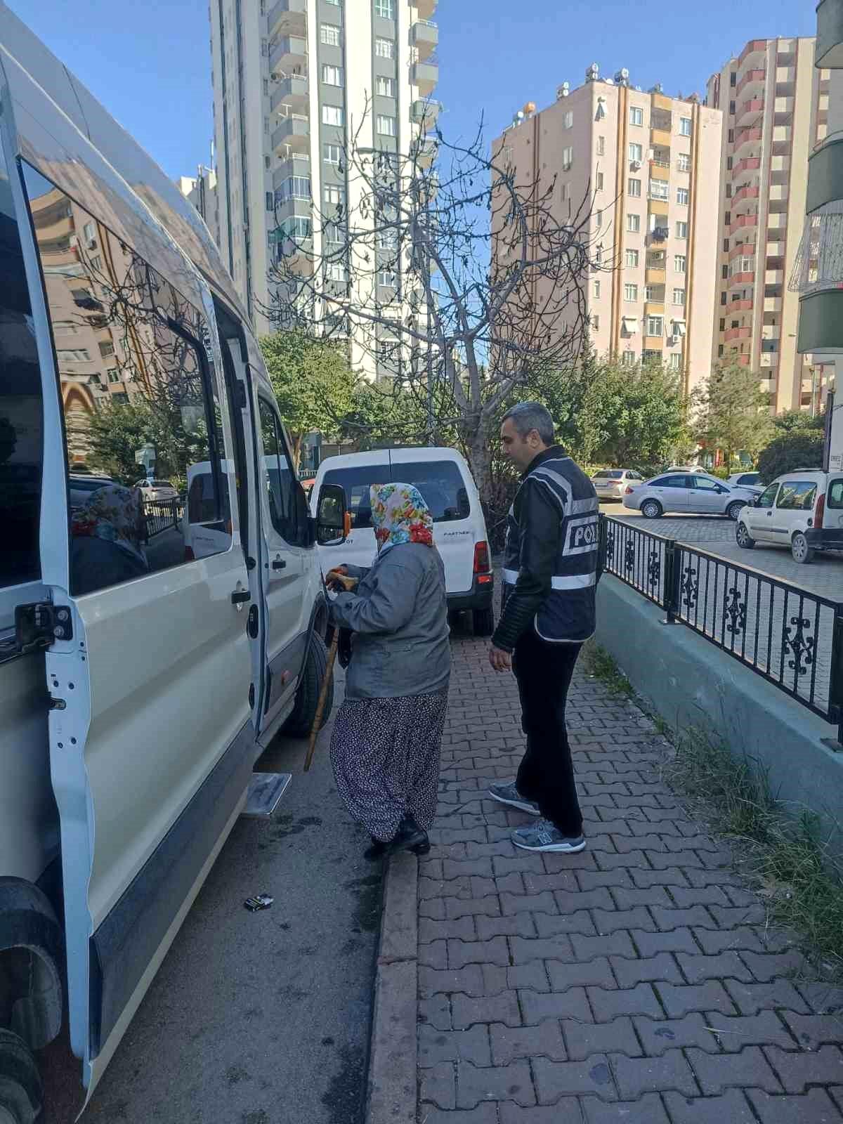 Adana\'da camilerde dilenen şahıslar gözaltına alındı