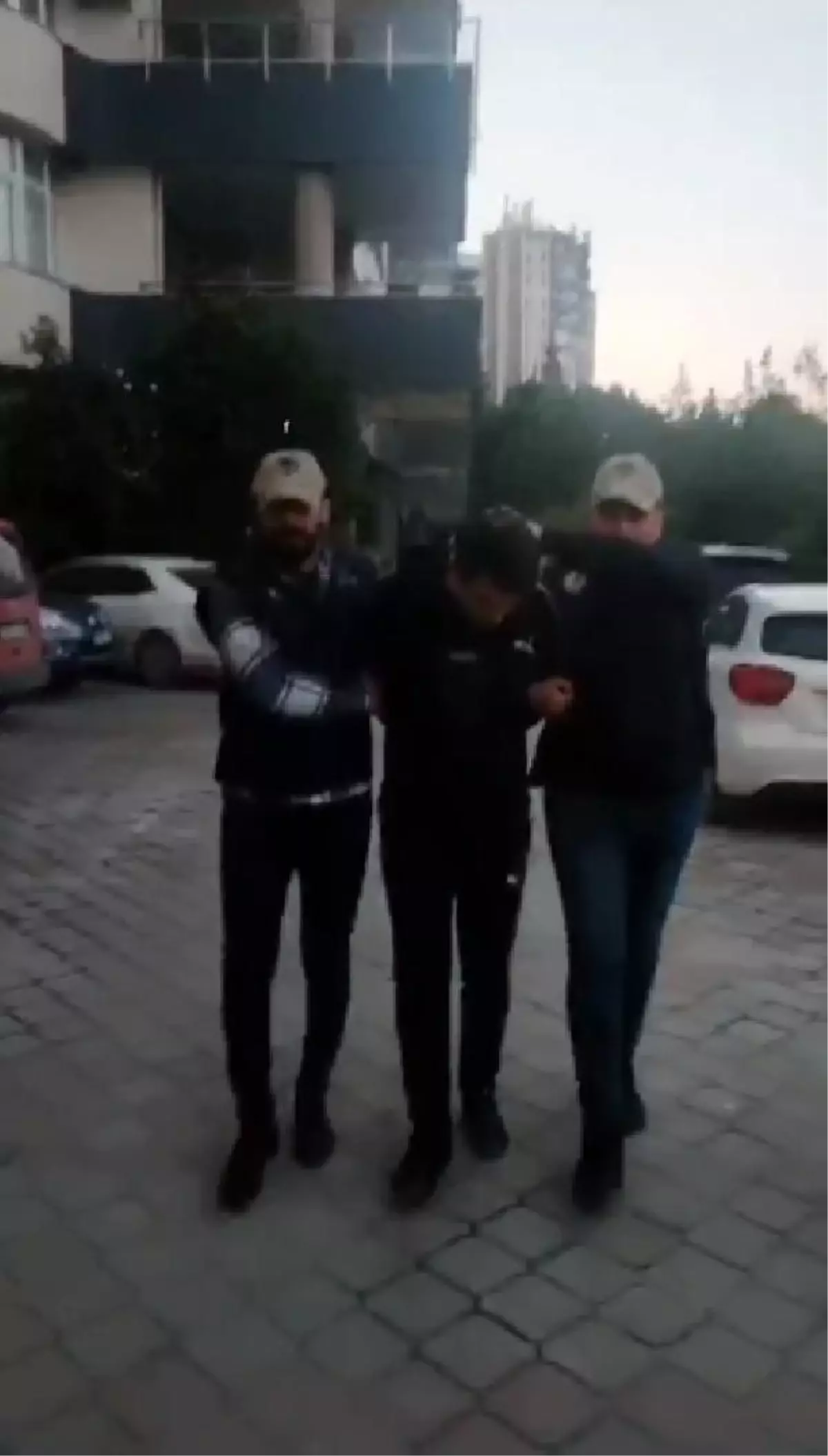 Adana'da FETÖ Firarisi 3 Kişi Yakalandı