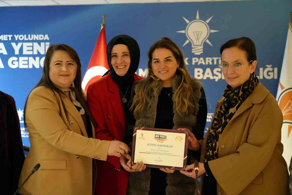 Samsun\'da AK Parti Siyaset Akademisi Kadın Eğitimleri Sertifika Töreni Düzenlendi