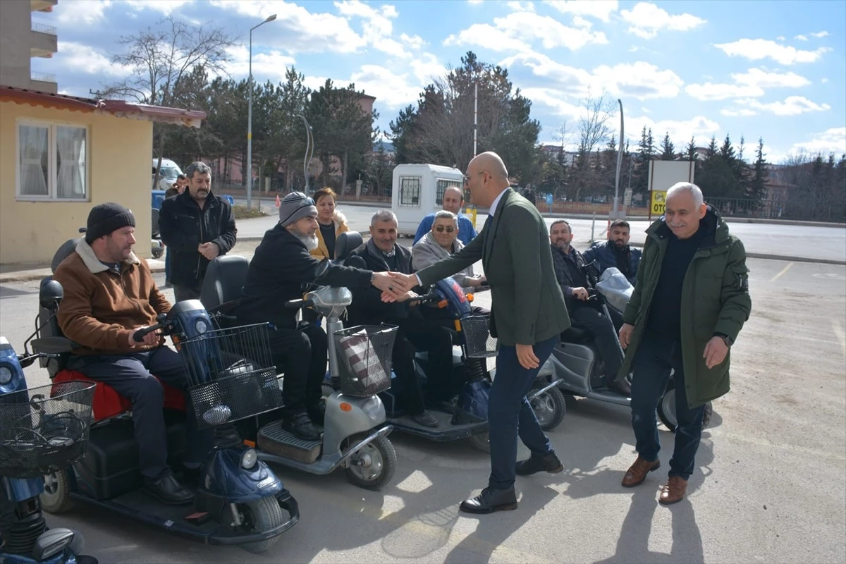 Almanya Yozgatlılar Federasyonu, Sorgun Engelliler Umut Derneği\'ne araç ve sandalye gönderdi
