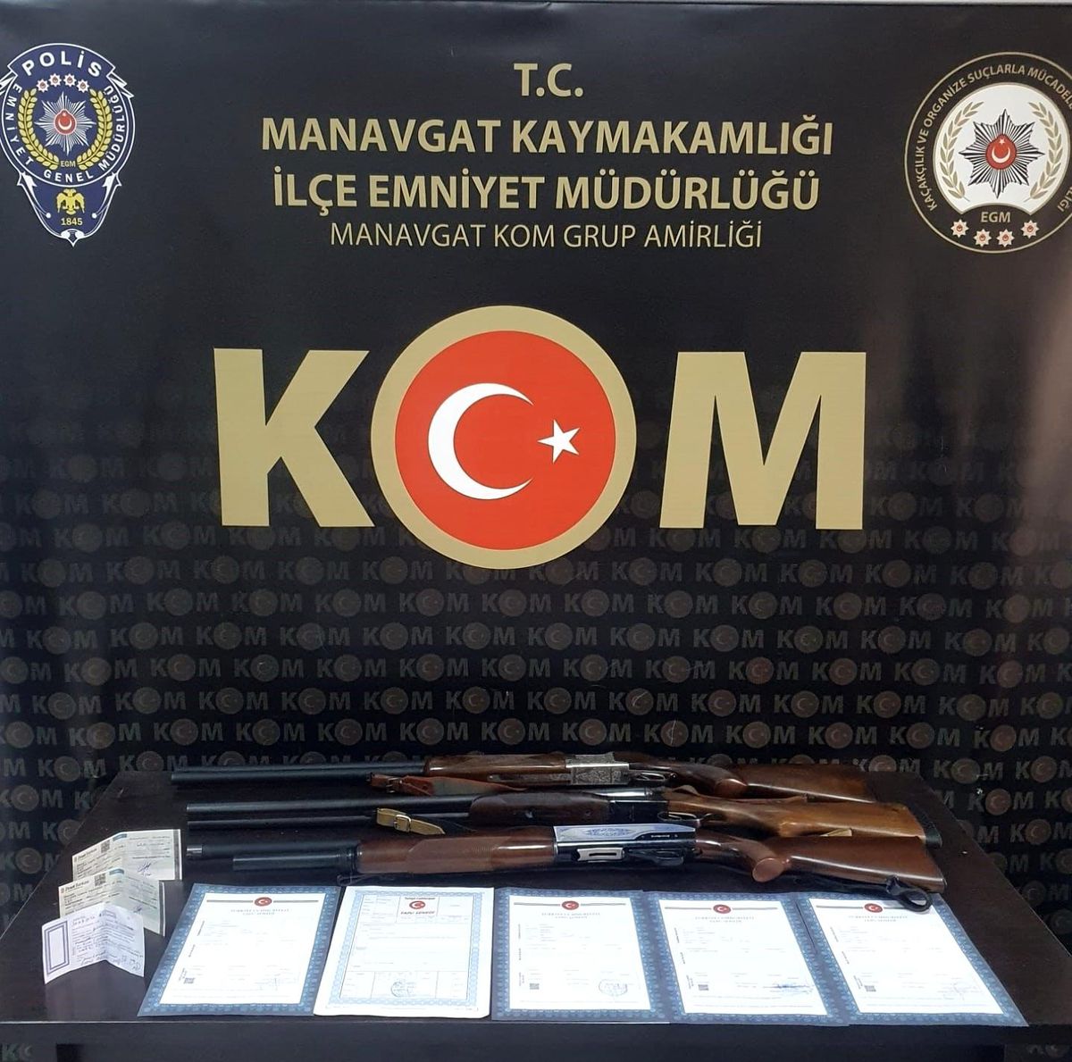 Manavgat\'ta düzenlenen tefecilik operasyonunda 5 kişi gözaltına alındı