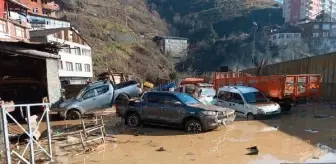 Artvin Borçka'da Sel Felaketi: Evler ve Araçlar Sular Altında