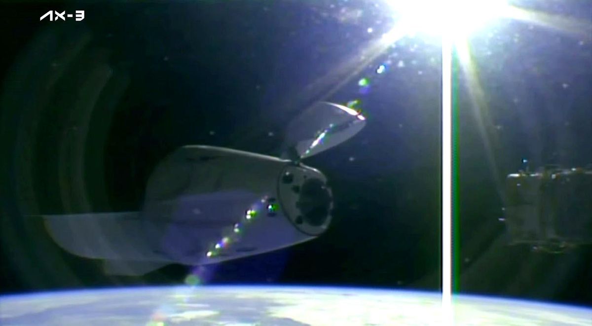 Astronot Alper Gezeravcı\'nın dahil olduğu Ax-3 ekibini taşıyan Dragon kapsülü, Uluslararası Uzay İstasyonu\'ndan ayrıldı.