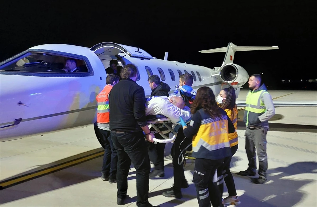 Aydın\'da Bebek ve Hasta Ambulans Uçakla Ankara\'ya Nakledildi