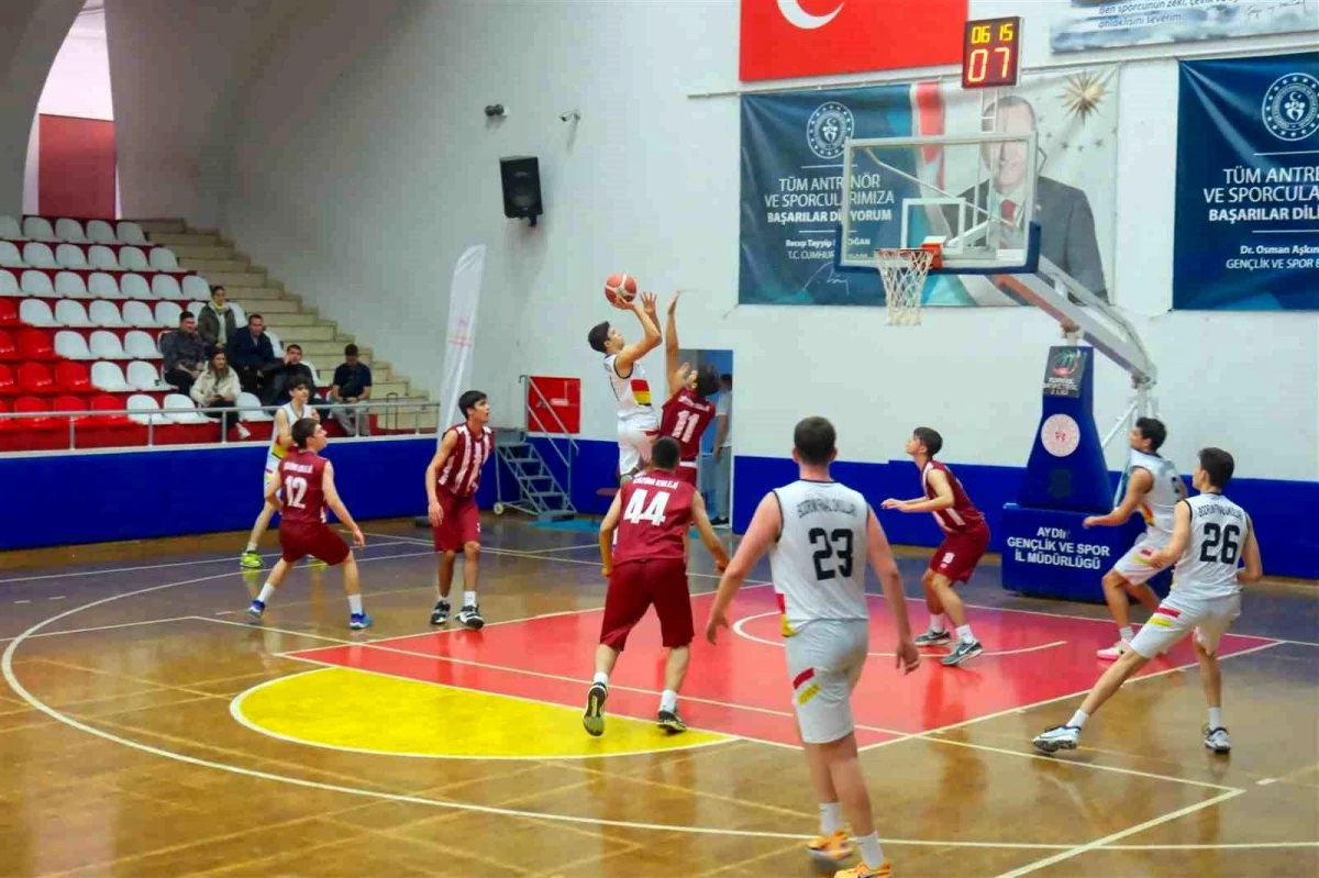 Aydın\'da Okul Sporları Basketbol Yarı Final Müsabakaları Başladı