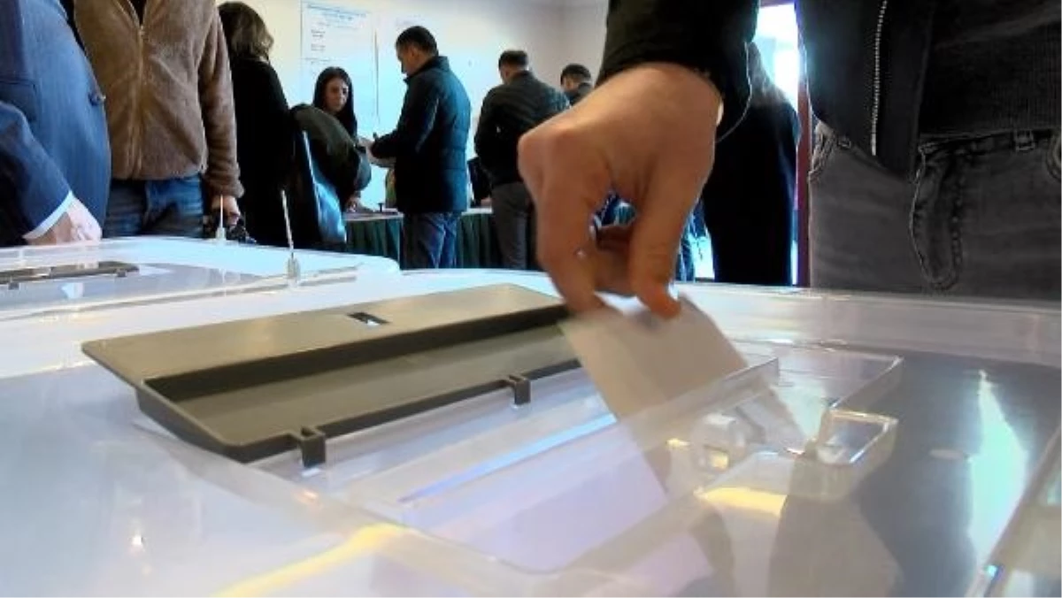 Azerbaycan İstanbul Başkonsolosluğu\'nda Seçim Hareketliliği