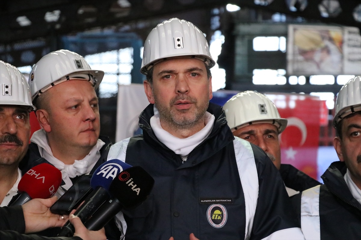 Enerji ve Tabii Kaynaklar Bakanı Alparslan Bayraktar, TTK\'ya işçi alımı yapıldığını belirtti
