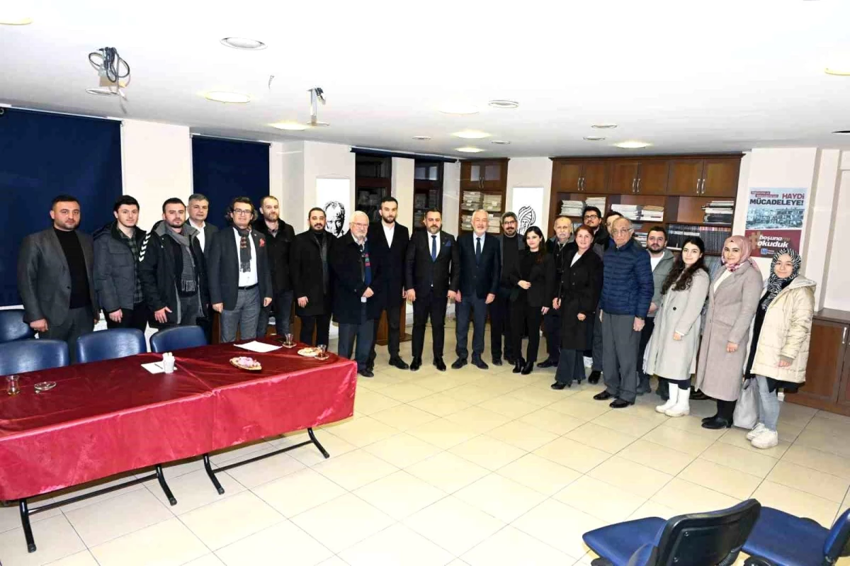 Isparta Belediye Başkanı Şükrü Başdeğirmen, Mimarlar Odası Isparta İl Temsilciliğini Ziyaret Etti