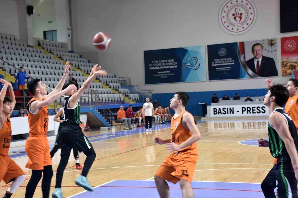 Afyonkarahisar\'da Basketbol U-14 Şampiyonası Başladı