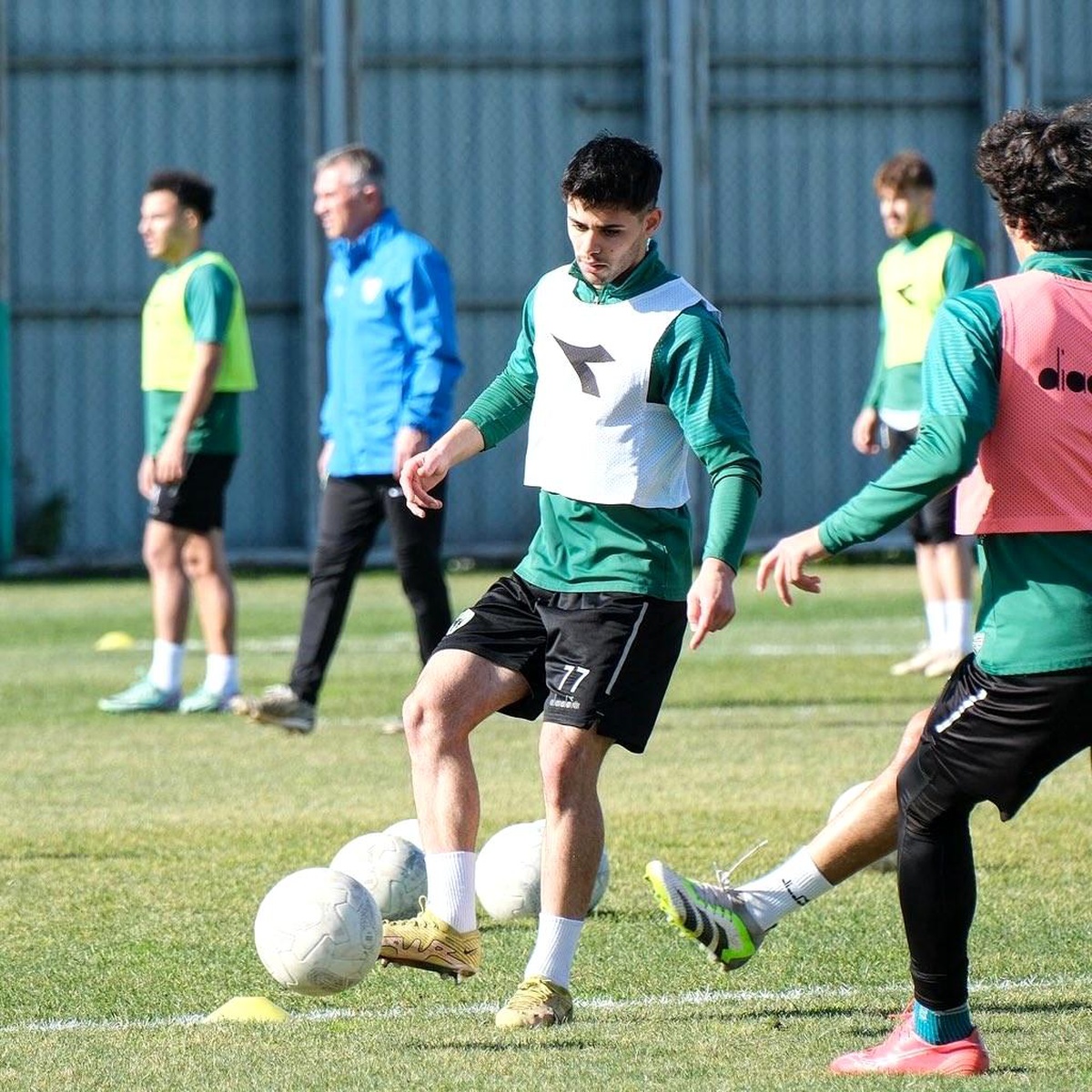 Bursaspor, Beyoğlu Yeni Çarşı maçı için hazırlıklarını sürdürdü