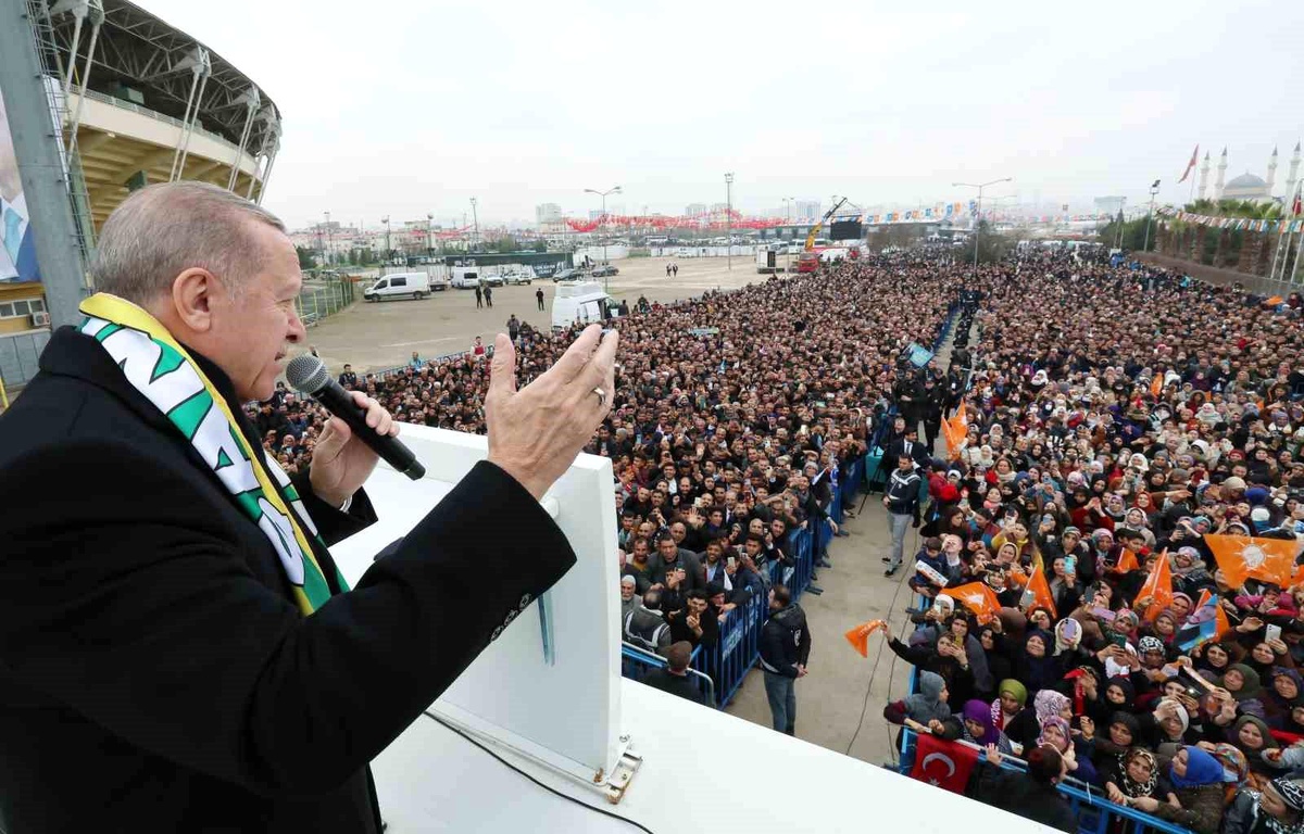 Cumhurbaşkanı Erdoğan, Şanlıurfa\'da aday tanıtımı ve deprem konutları teslim törenine katıldı
