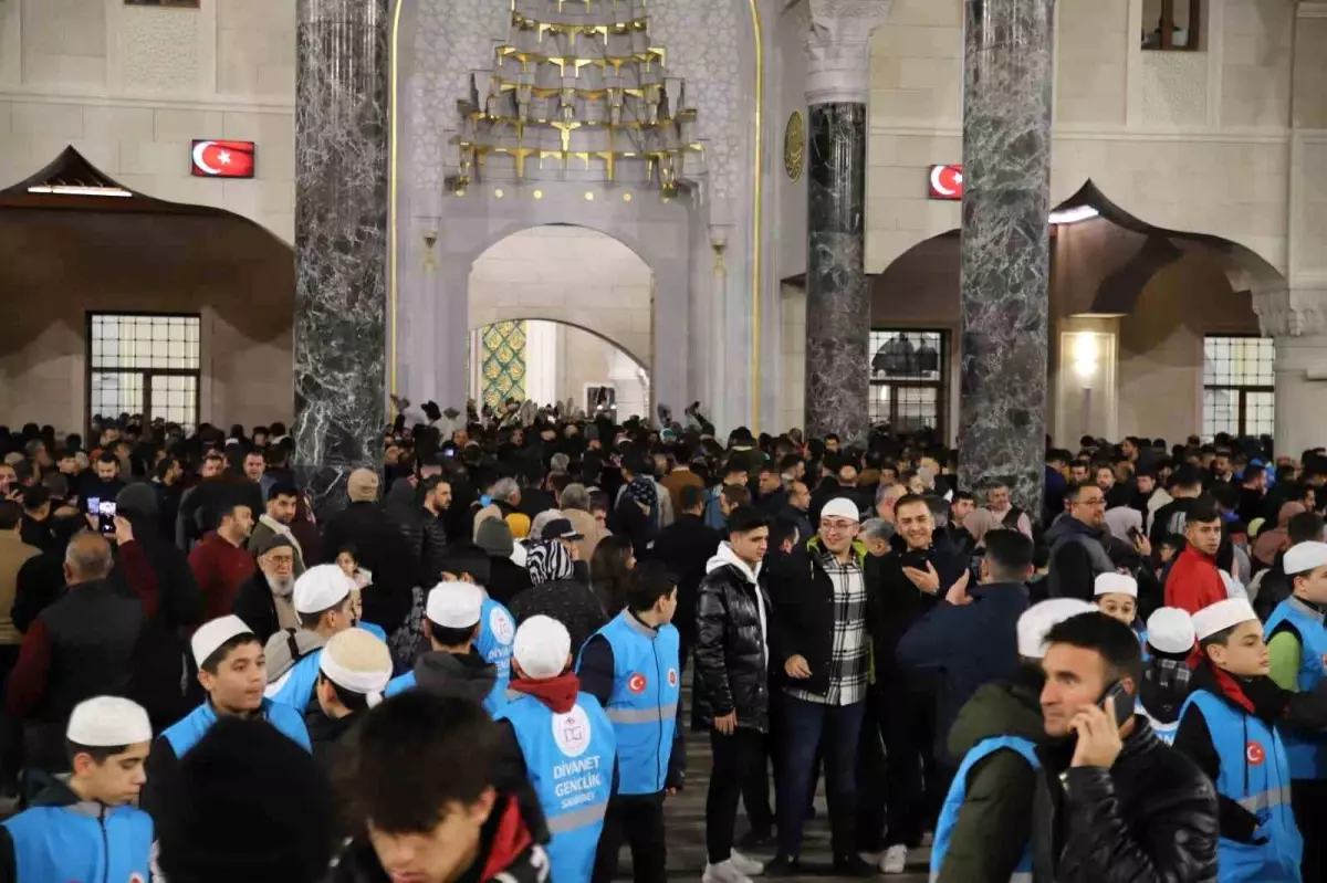 Diyanet İşleri Başkanı Ali Erbaş, Şahinbey Millet Cami ve Külliyesi\'nde Mevlit Programına Katıldı