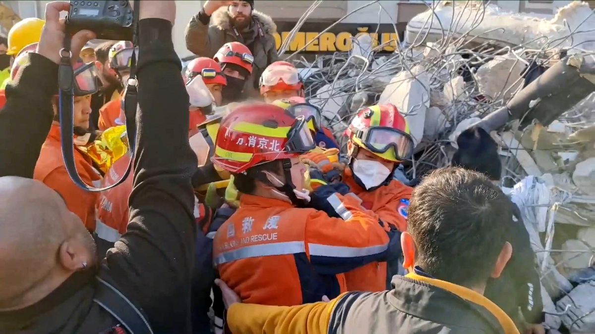 Çinli arama kurtarma ekiplerinin Türkiye\'deki deprem çalışmaları