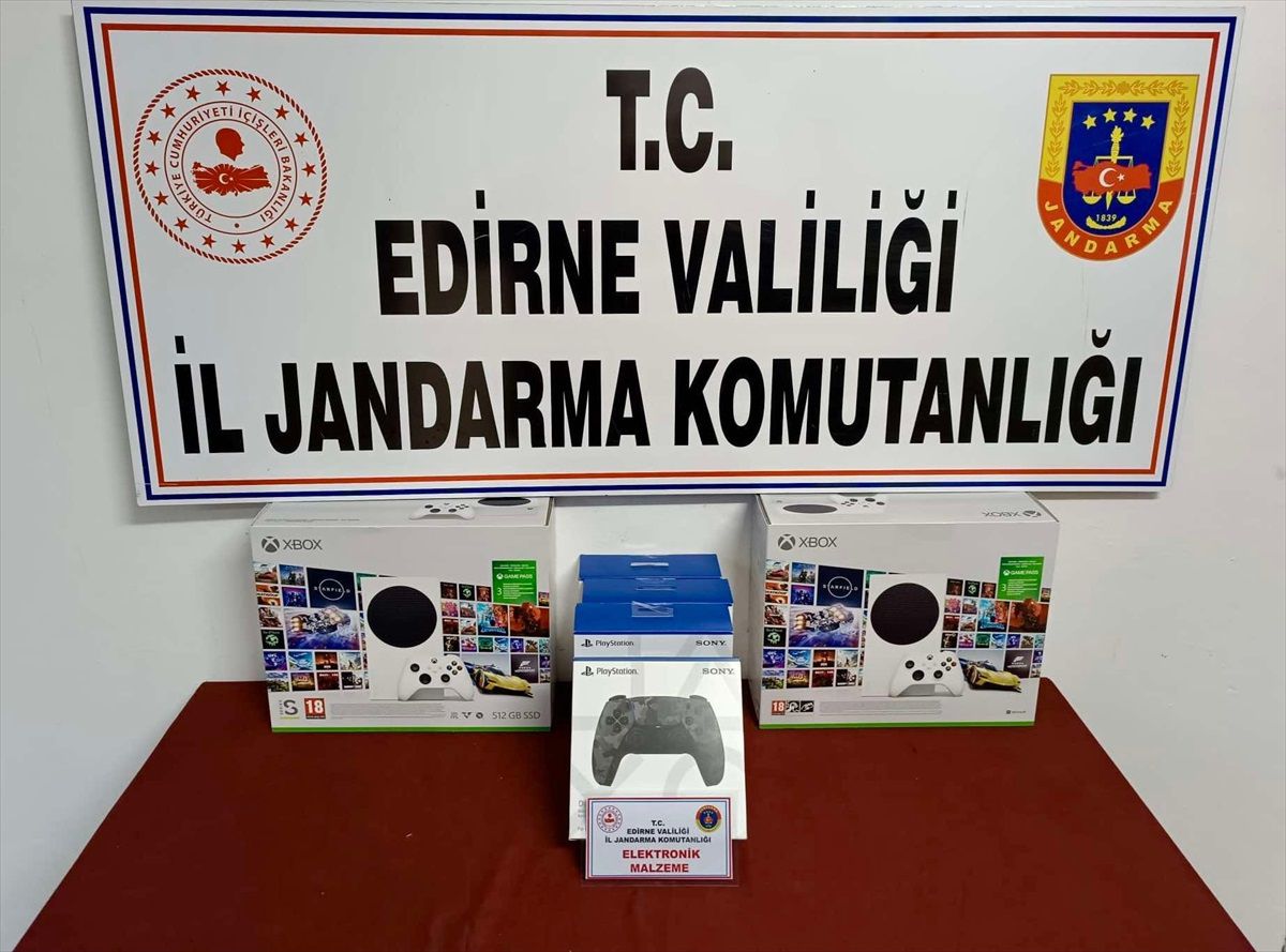 Edirne\'de gümrük kaçağı oyun konsolu ve parçaları ele geçirildi