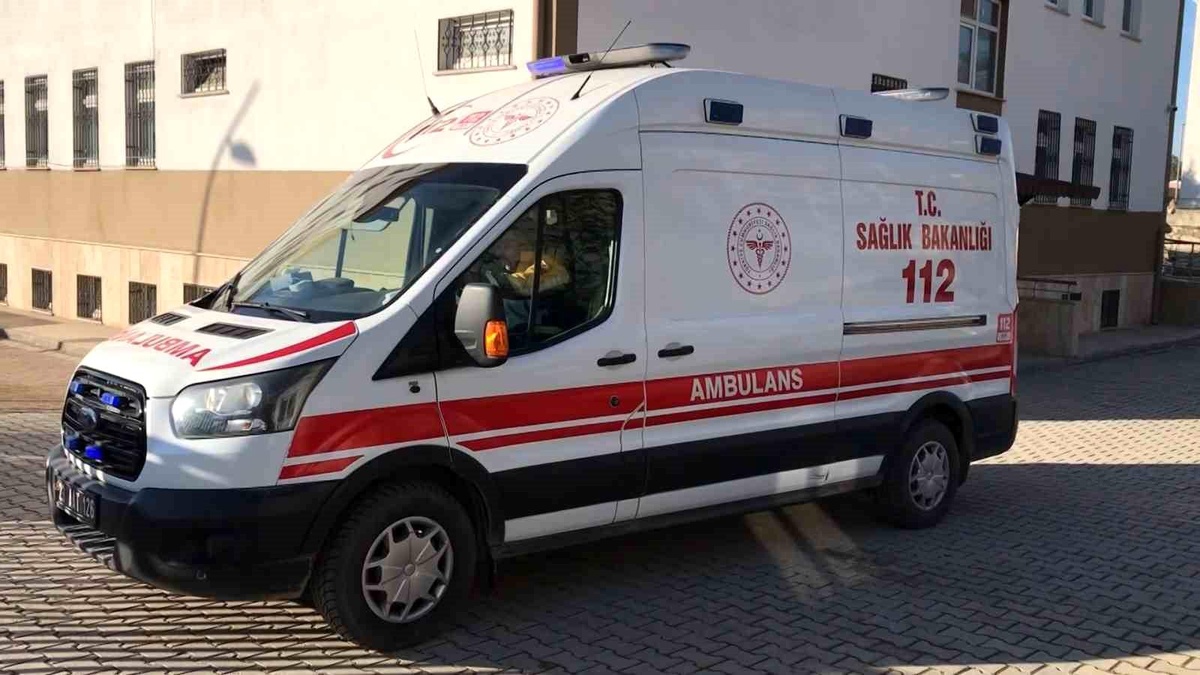 Elazığ\'da kız meselesi nedeniyle çıkan kavgada öğrenci yaralandı