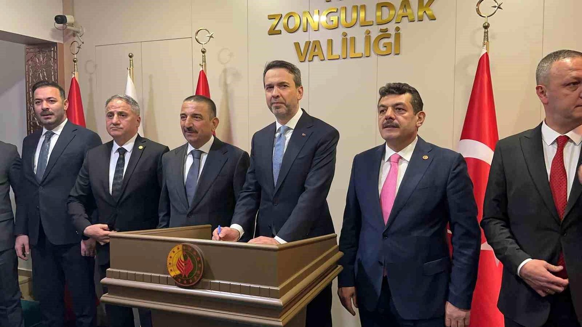Bakan Bayraktar Zonguldak\'ta esnafı ziyaret etti