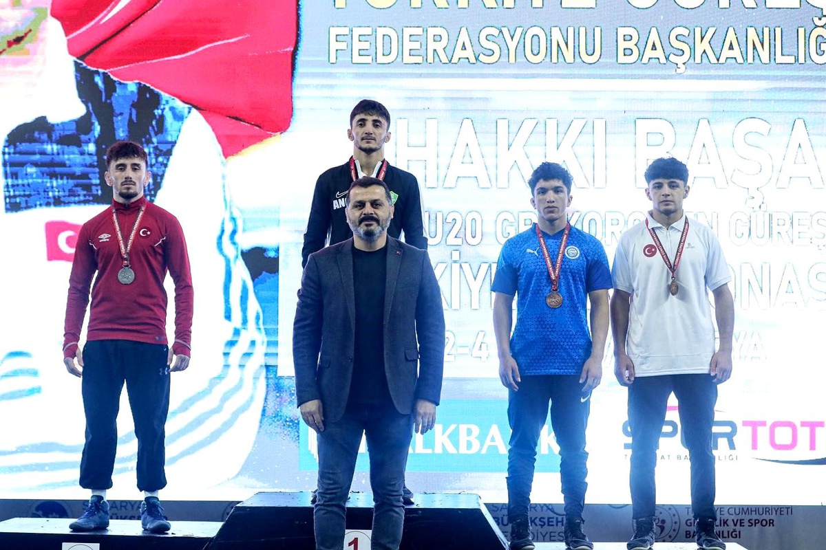 Balıkesir Üniversitesi Spor Bilimleri Fakültesi Öğrencileri Greko-Romen Güreş Şampiyonasında Altın Madalya Kazandı