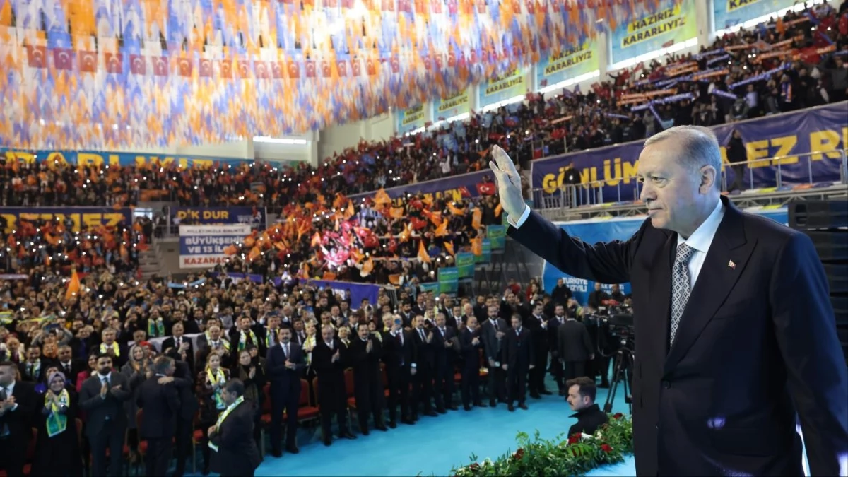 Erdoğan, AK Parti\'nin Şanlıurfa ilçe belediye başkan adaylarını tanıttı
