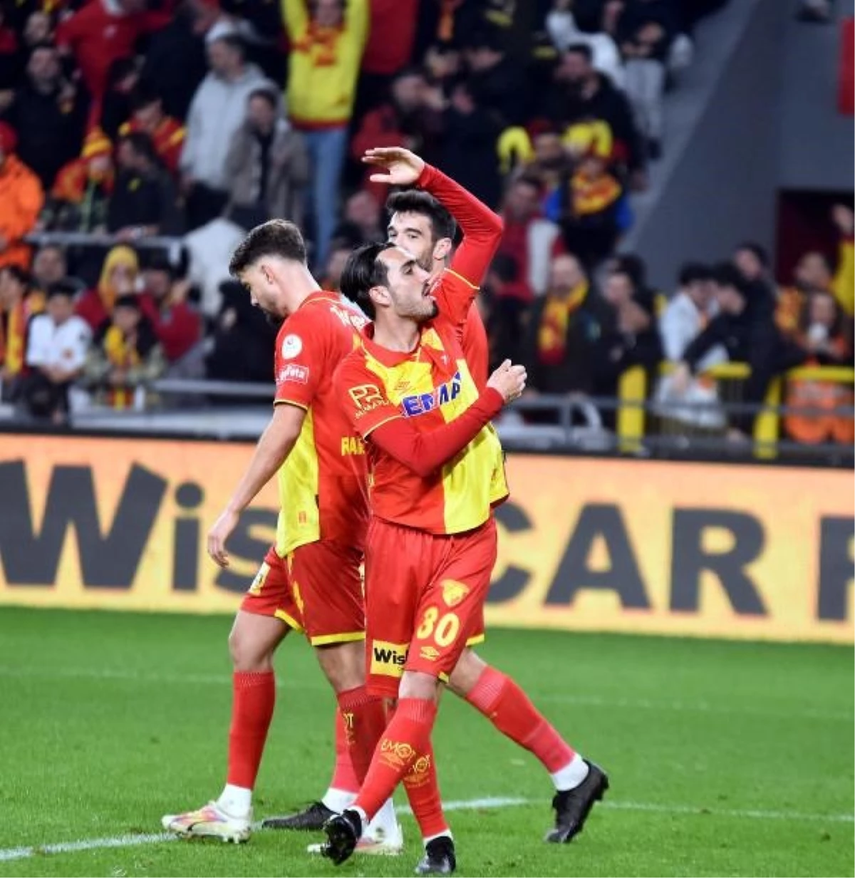 Göztepe\'de Yalçın Kayan, son haftalarda attığı gollerle dikkat çekiyor