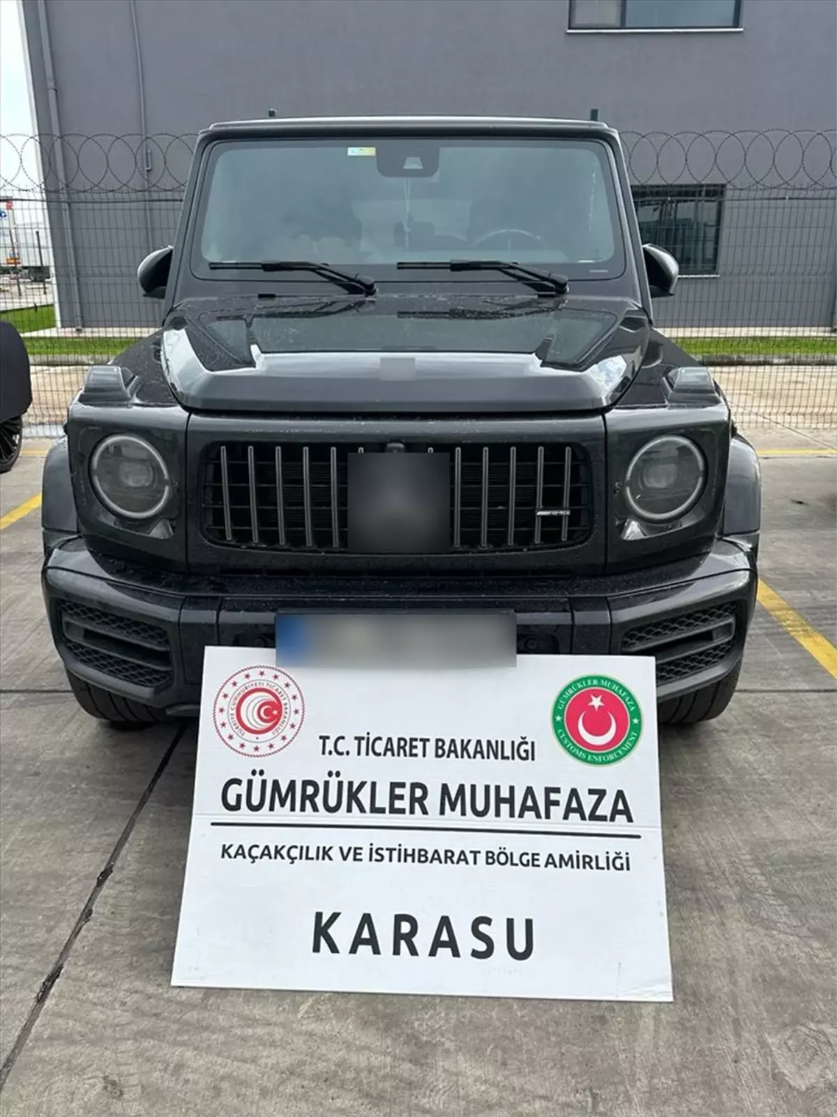 Gümrük Muhafaza ekipleri usulsüz işlemlerle 49 aracı ele geçirdi