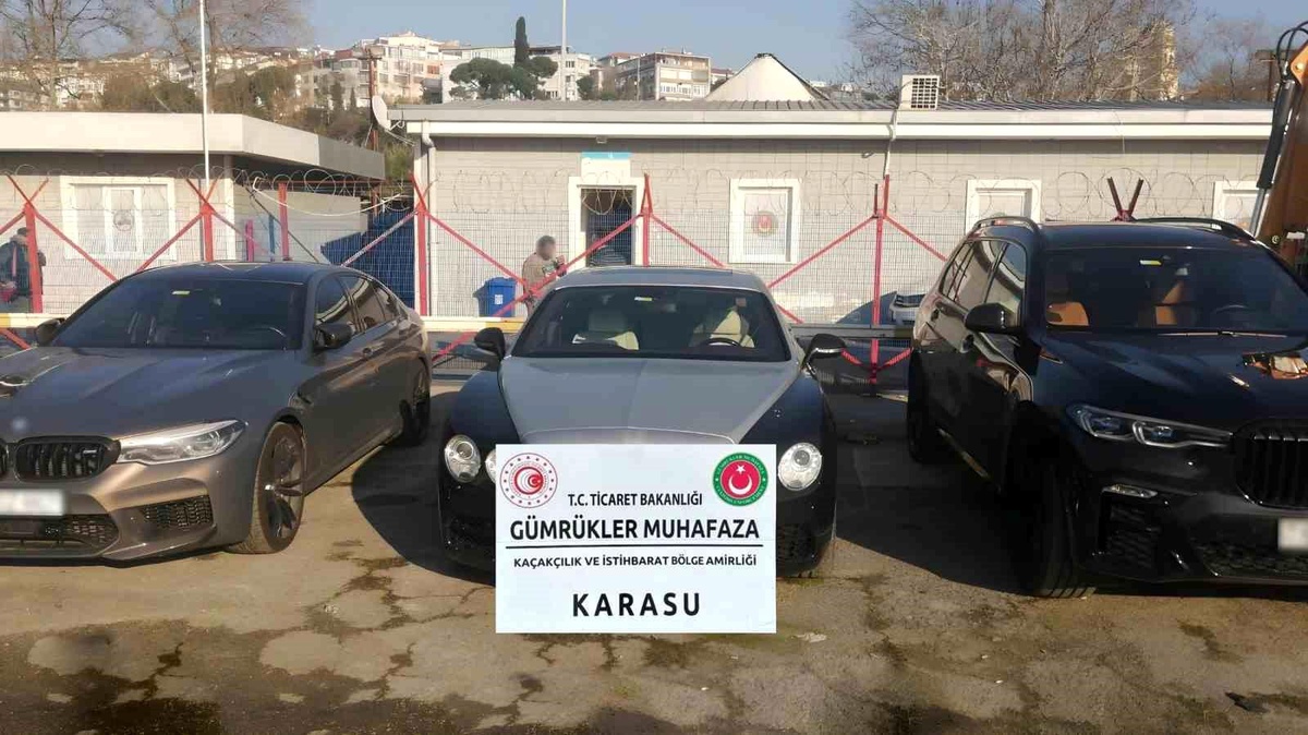 Gümrük Muhafaza Ekipleri 49 Kaçak Aracı Ele Geçirdi