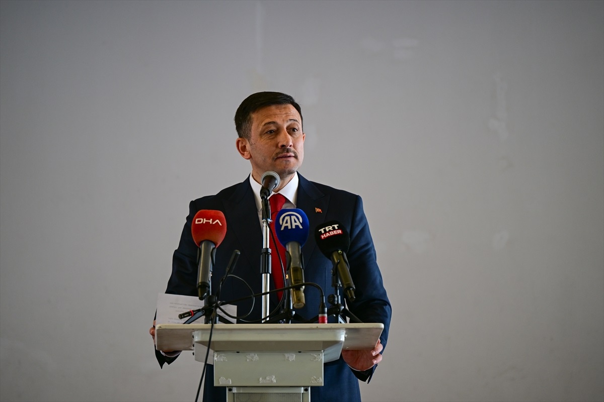 Hamza Dağ, İzmir Büyükşehir Belediye Başkanı seçildikten sonra esnafa destek olmak için meslek kursları açmayı planlıyor