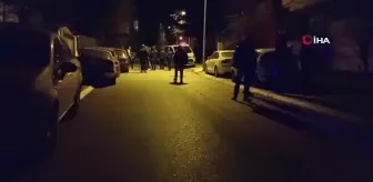 İstedikleri parayı alamayınca iki kişiyi bıçakladılar