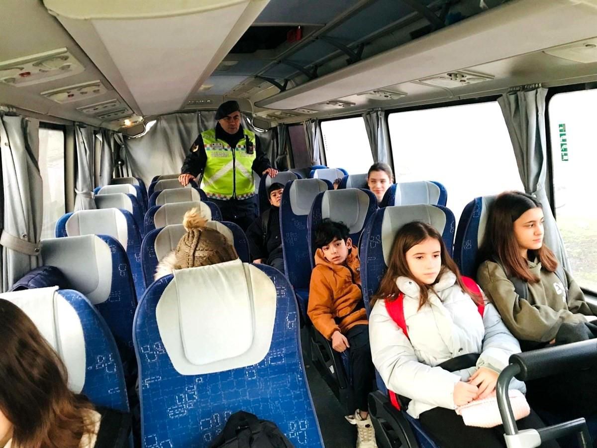 Balıkesir\'de Okul Çevresinde Yapılan Denetimlerde 14 Kişi Yakalandı